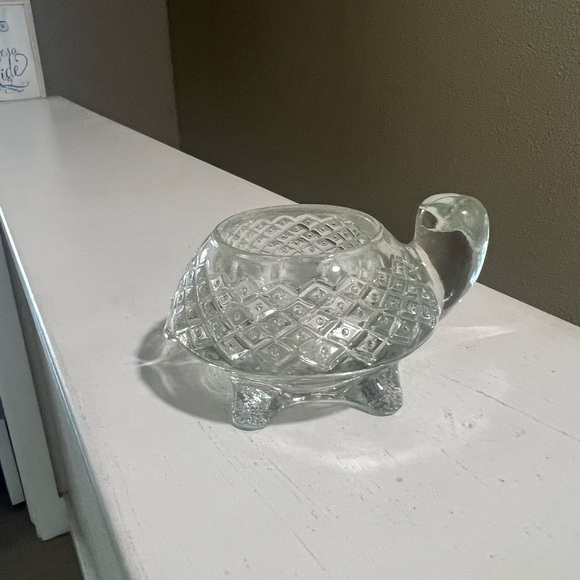 Vintage Avon Pressed Crystal Glass Turtle Tea Light Votive Candle Holder - Picture 3 of 8